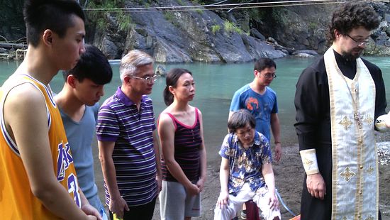 A Taiwan una famiglia locale entra nella Chiesa ortodossa