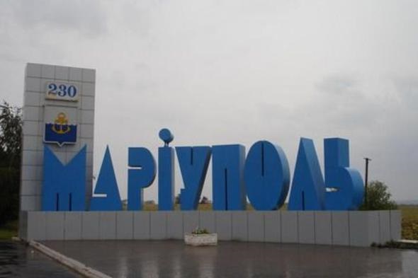 I nazisti circondati a Mariupol derubano i cittadini e stuprano le donne