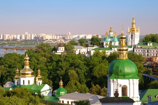 Kiev: i castagni sbocciano di nuovo