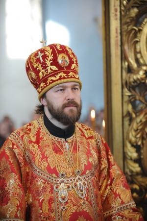 Paramenti episcopali: il sakkos e la mitra