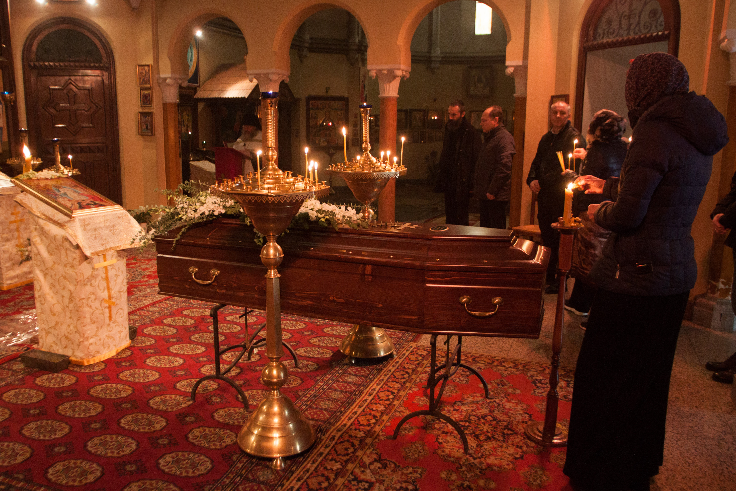 Immagini dal funerale di padre Giovanni