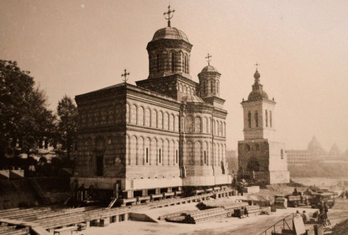 La grande fuga: come Bucarest ha salvato intere chiese facendole slittare