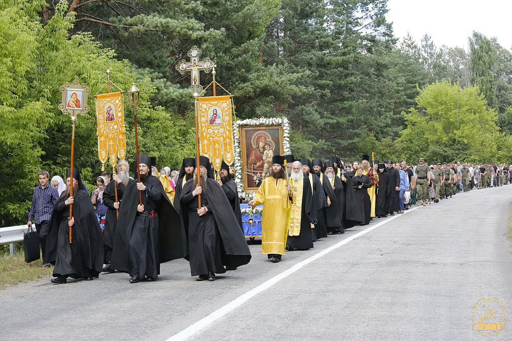 La processione della croce in tutta l'Ucraina e la preghiera per la pace