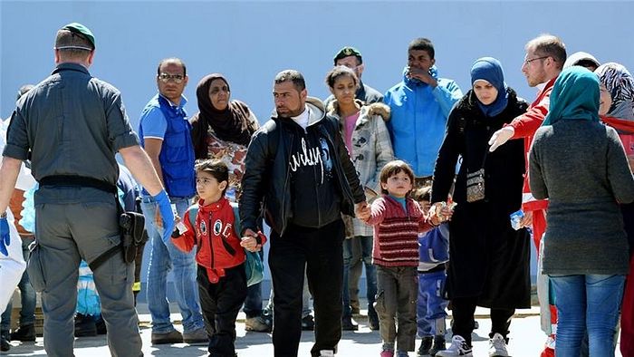 Sui migranti e su un paradigma biblico