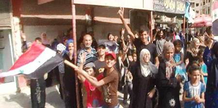 La città di Deir Ezzor celebra la liberazione portata dall'Esercito Arabo Siriano