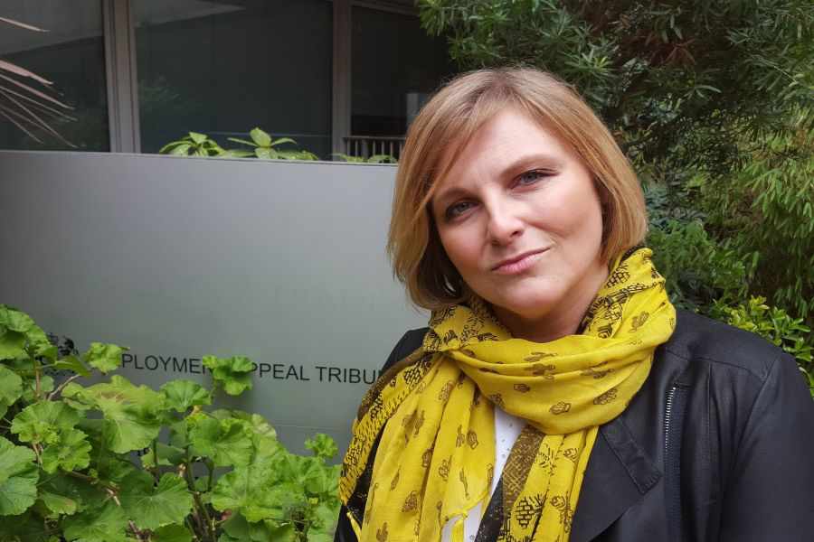 Una donna sotto processo per aver parlato del cristianesimo a una collega musulmana