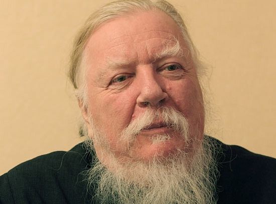 Padre Dmitrij Smirnov: perché il sesso prematrimoniale sta distruggendo la società
