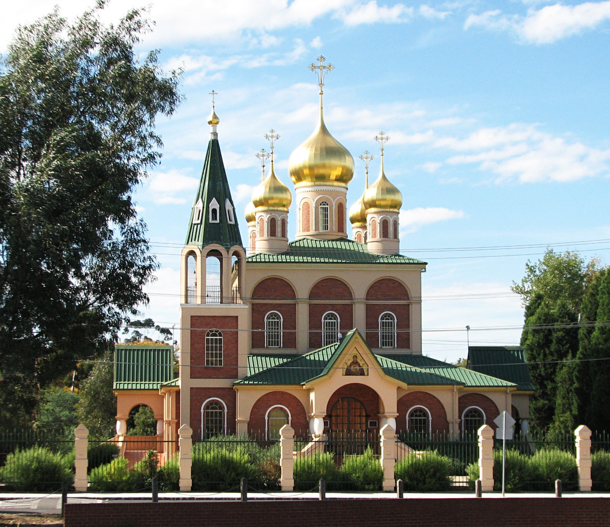 16 straordinarie chiese russe situate fuori dalla Russia