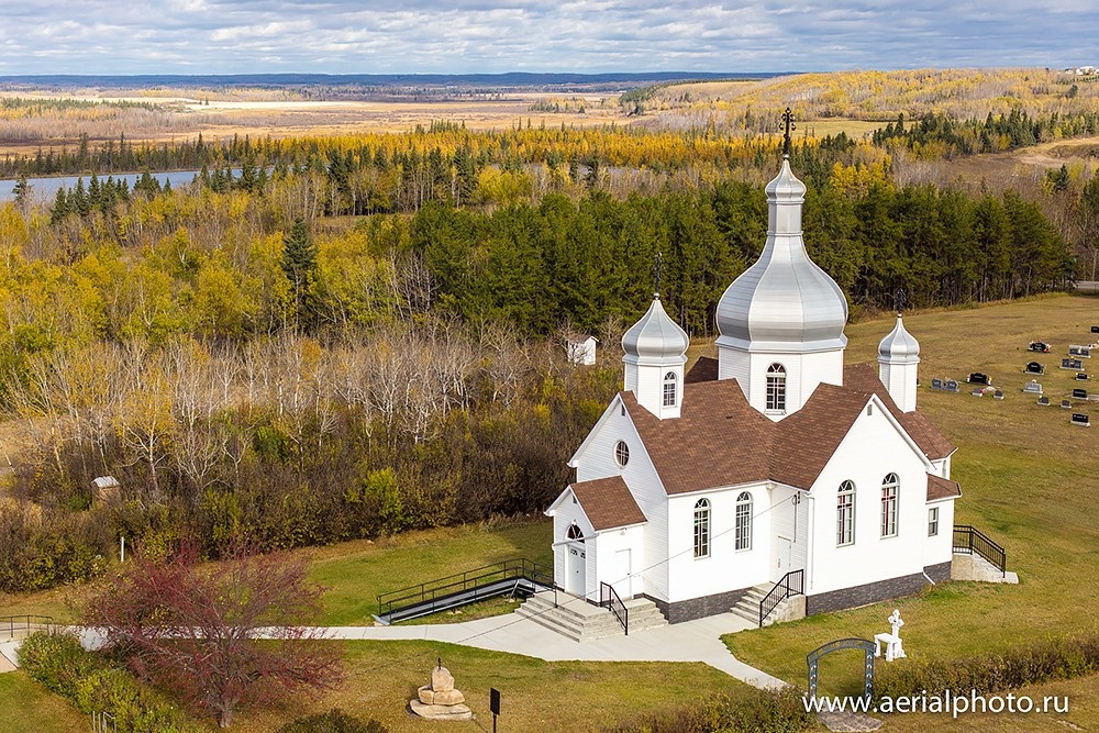 Vedute aeree delle Chiese ortodosse dell'Alberta in Canada (galleria fotografica)