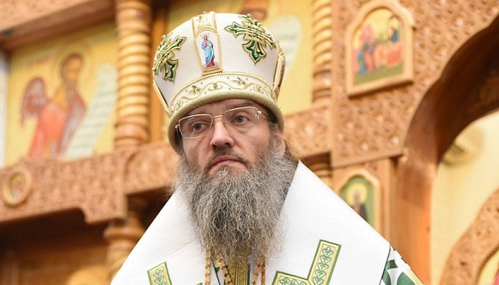 Il metropolita ucraino Luka di Zaporozh'e si rivolge all'arcivescovo Chrysostomos di Cipro