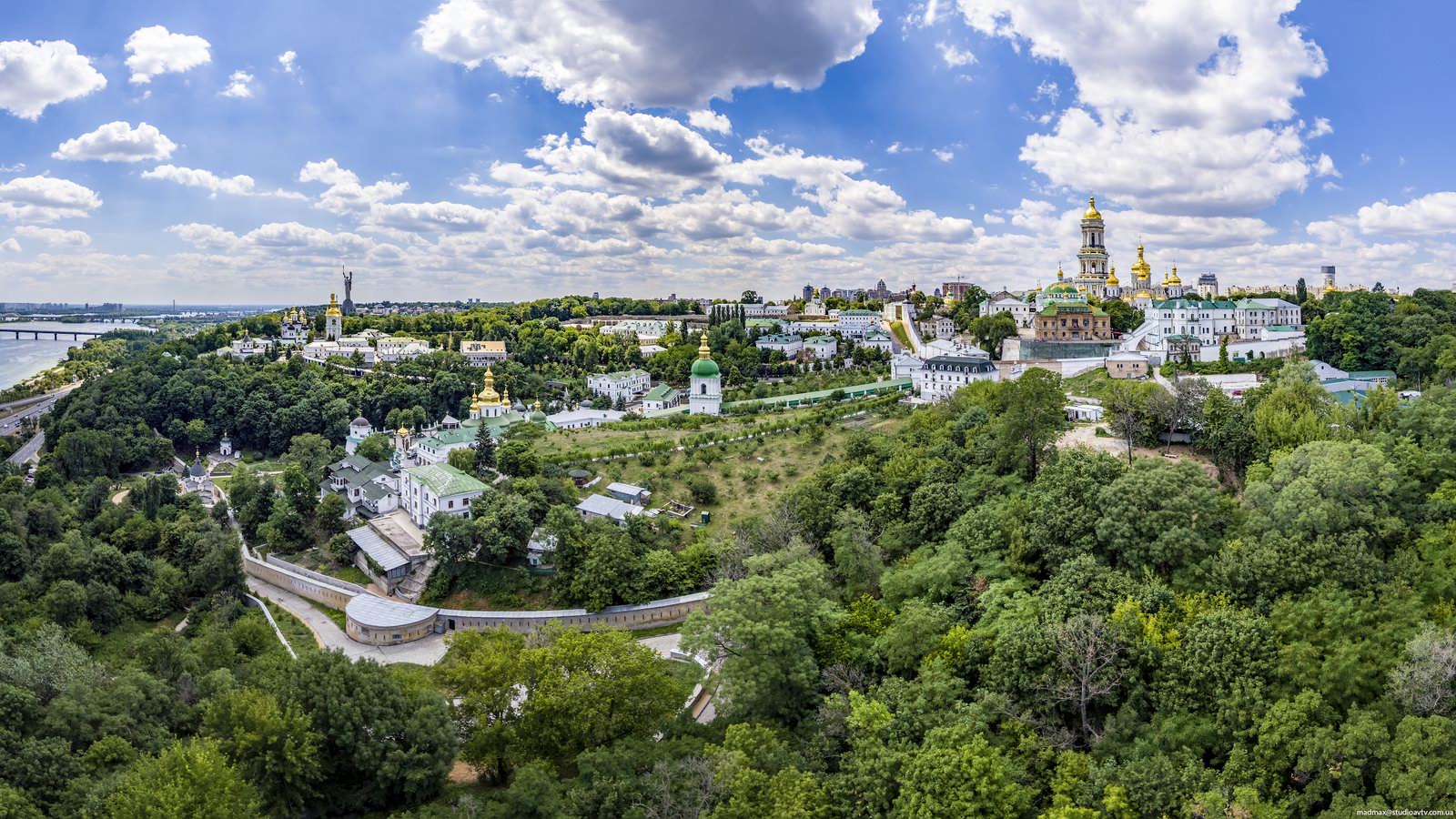 Viaggio nella Lavra delle Grotte di Kiev e nella sua storia