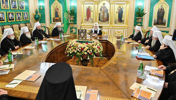 Decisioni del Santo Sinodo russo del 17 ottobre
