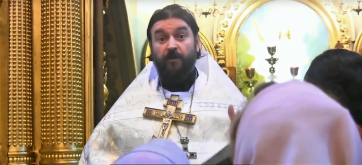 Un prete russo si sfoga: NON OSATE non venire in chiesa!