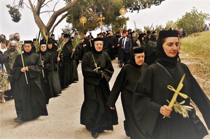 Gli abiti clericali e monastici sono davvero importanti?