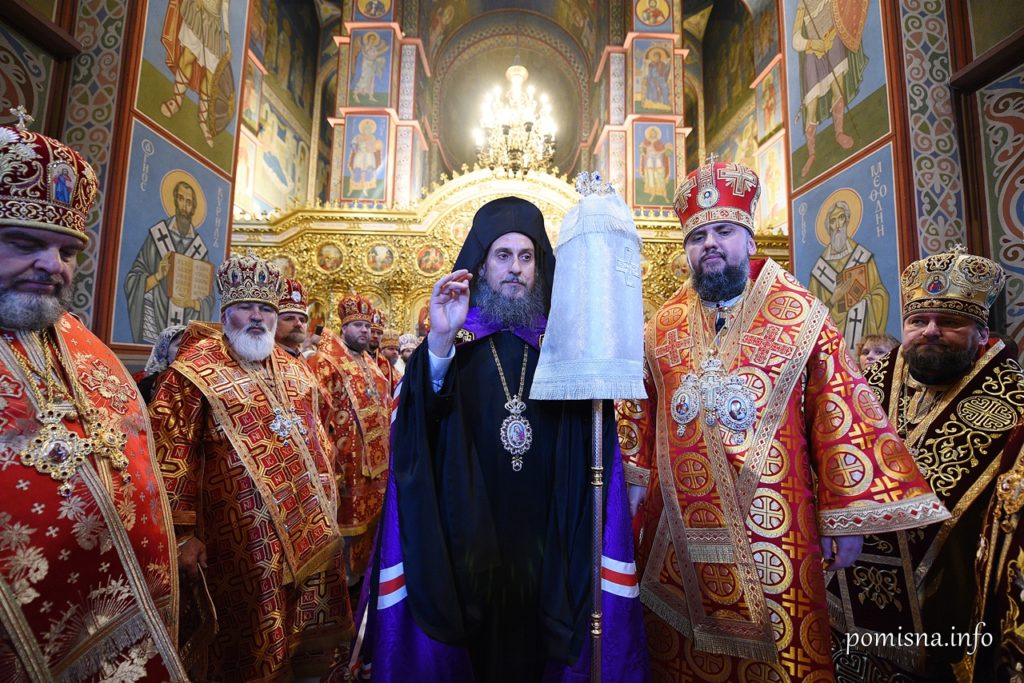 L'unione fa la farsa: la consacrazione dell'archimandrita Epiphanios a Kiev
