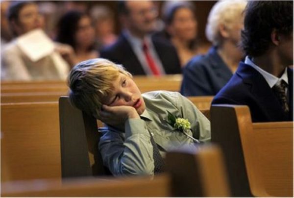 7 ragioni legittime per cui così tanti bambini sono annoiati dalla chiesa