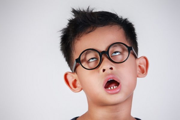 4 modi in cui i genitori annoiano i loro figli fino a portarli fuori dal cristianesimo