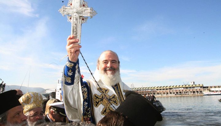 Il primate greco aveva accusato il patriarca Bartolomeo di usurpazione di potere