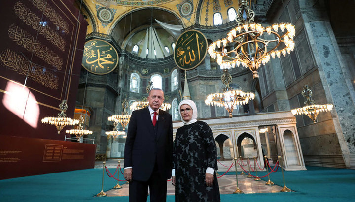 La riconversione di Santa Sofia in moschea non ha aumentato la valutazione di Erdoğan