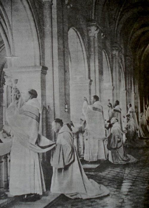 (In)definizioni liturgiche: Perché non possiamo celebrare due liturgie nello stesso giorno