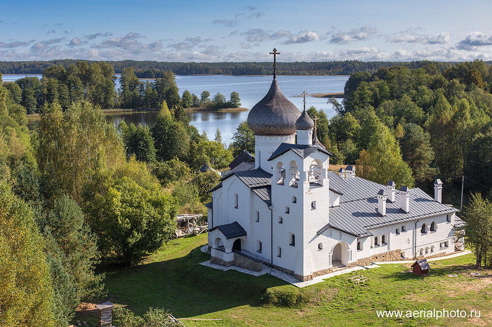 Chiese di cinque province russe da una prospettiva dall'alto