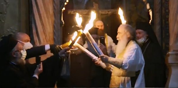 Il Fuoco Santo a Gerusalemme come non l'abbiamo mai visto