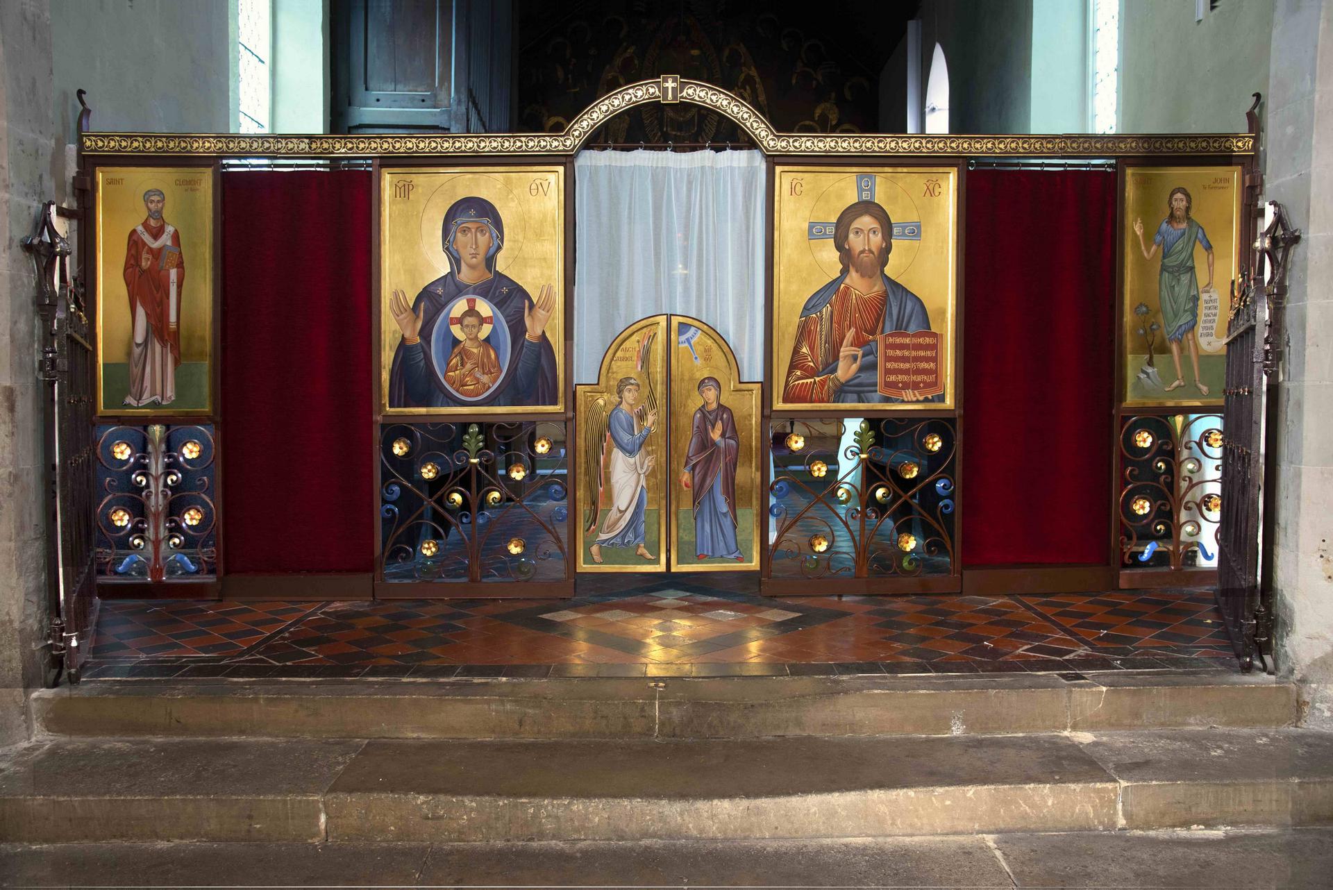 Un'iconostasi retrattile