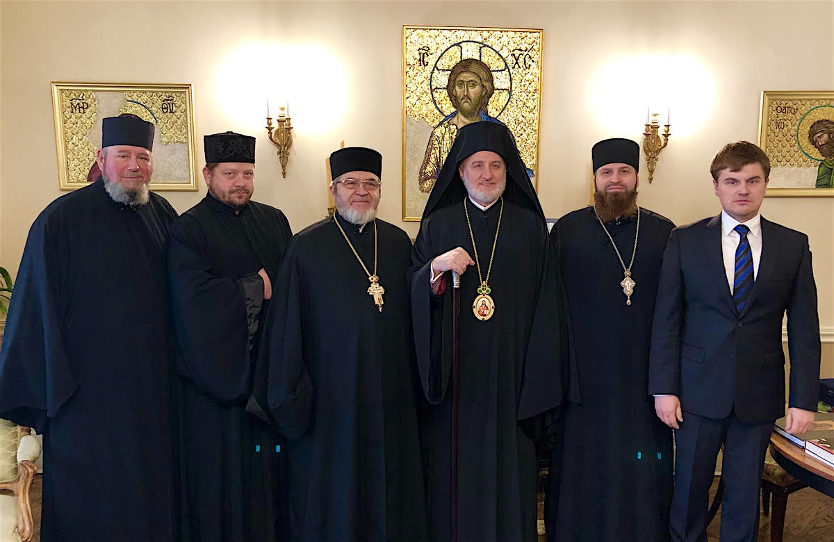 L'arcidiocesi greca crea un vicariato slavo con molteplici chierici deposti e sospesi