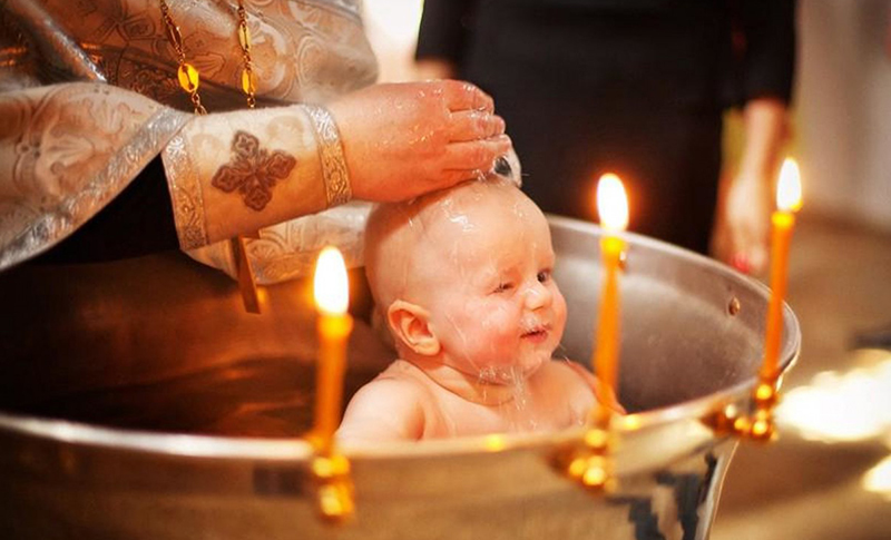 In che modo i cristiani spiegano la necessità del battesimo?
