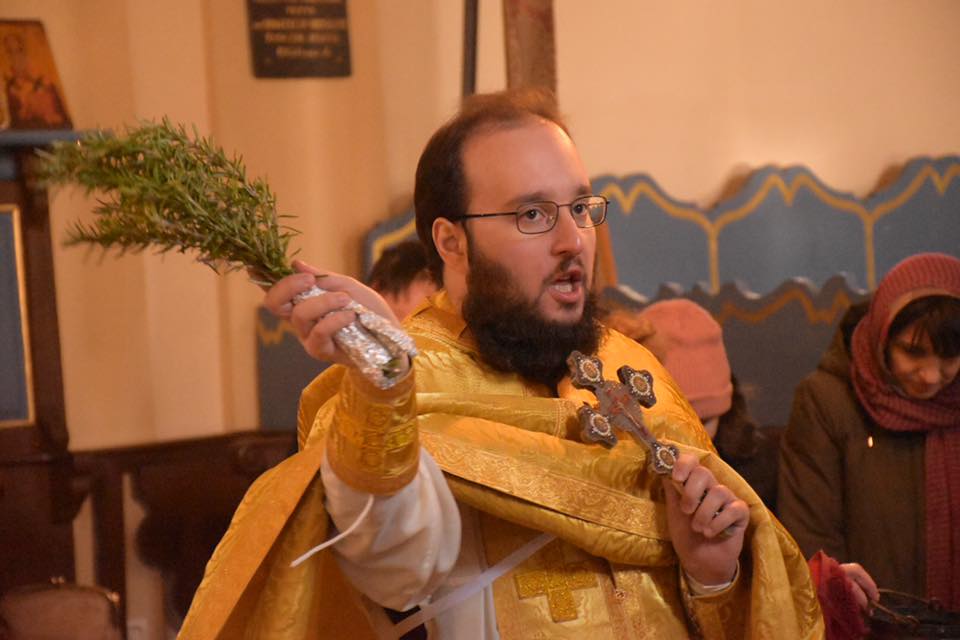 Sacerdote greco di Costantinopoli si unisce alla Chiesa russa a causa della crisi ucraina (+ VIDEO)