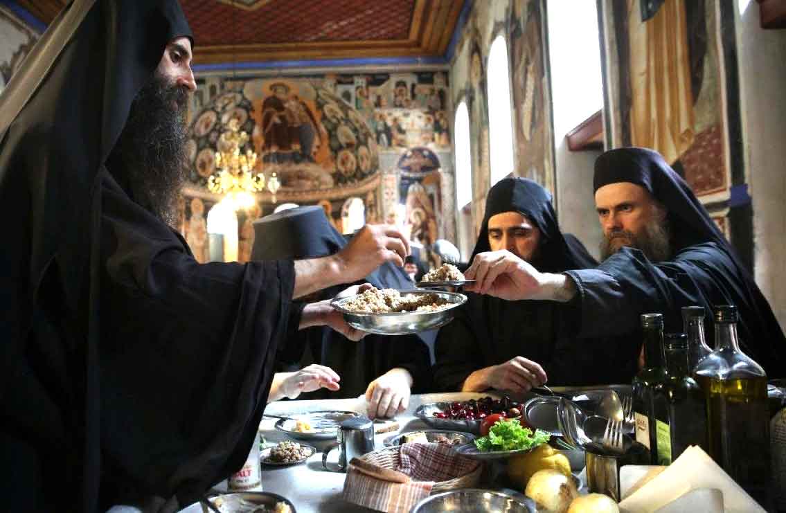 In che modo il vegetarianismo differisce dal digiuno ortodosso