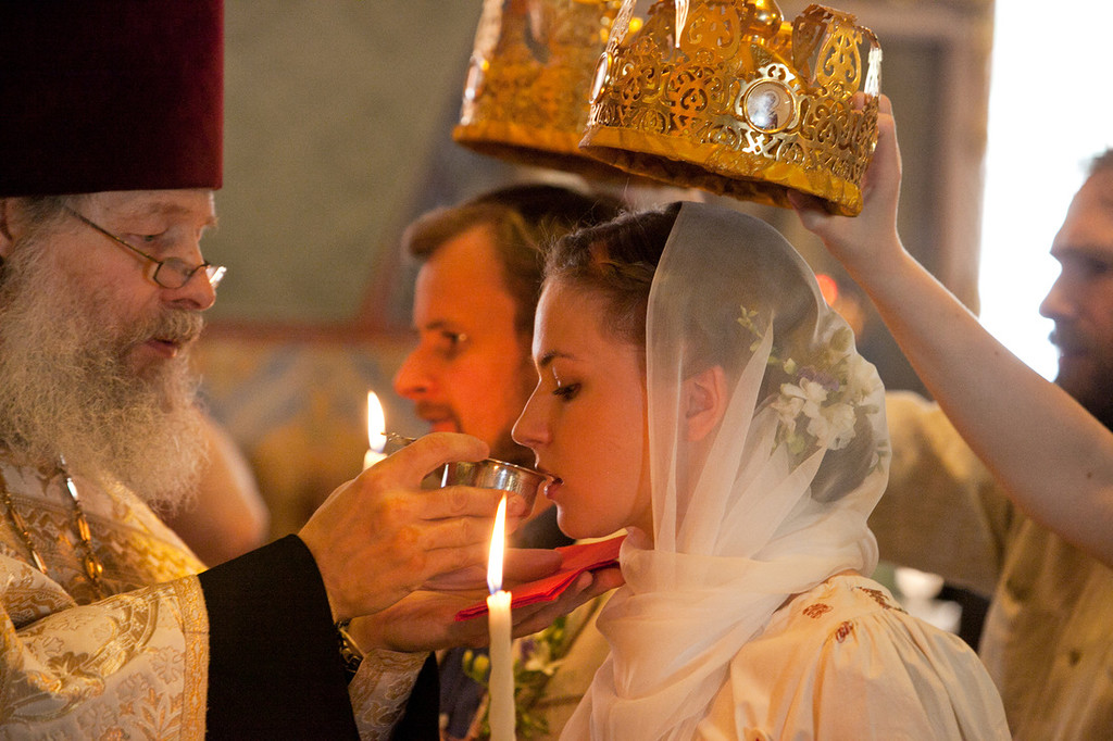 La coppa del vino nel matrimonio: un segno eucaristico?