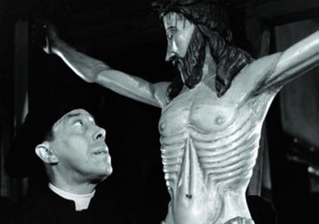 Da dove provengono i dialoghi tra Don Camillo e il crocifisso?
