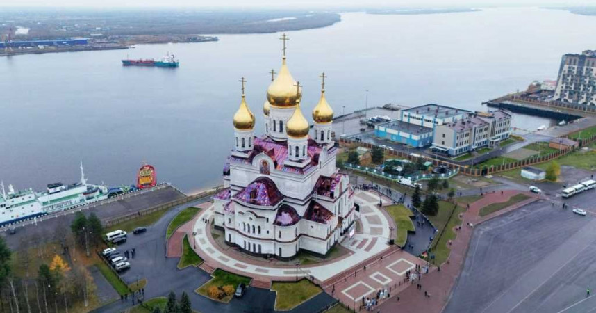 Il patriarca Kirill consacra la cattedrale di san Michele nella città di Arkhangelsk