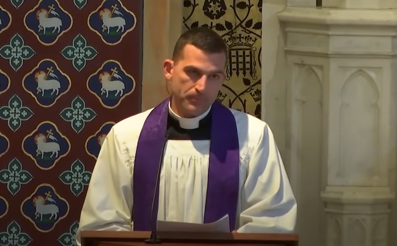 Una voce solitaria: un prete cattolico spiega la verità sulla Russia e sull'Ucraina