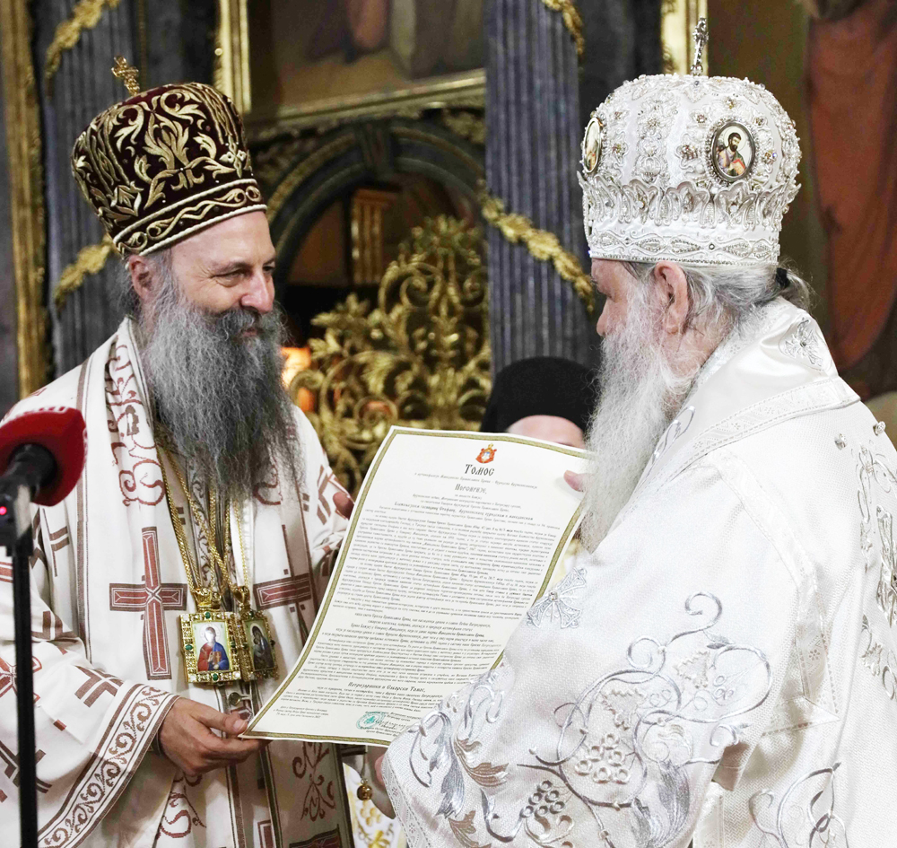 La Chiesa macedone riceve il tomos d'autocefalia dalla Chiesa serba