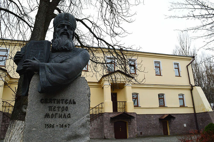 Le scuole teologiche di Kiev costrette a lasciare la Lavra delle Grotte