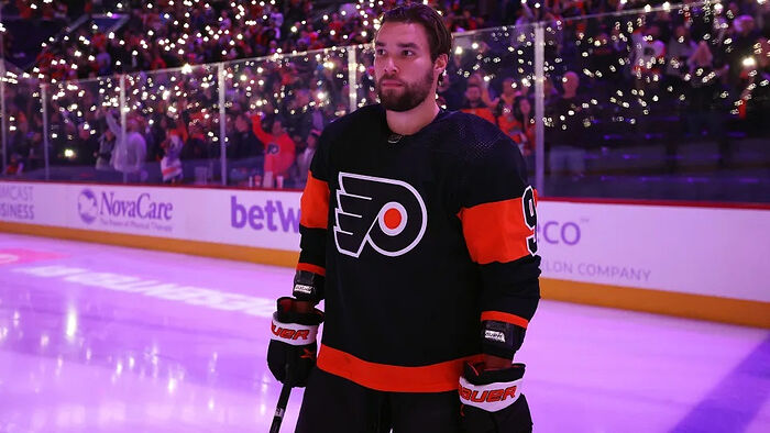 Un giocatore ortodosso di hockey sostiene la sua fede, rifiutando di indossare una maglia LGBTQ