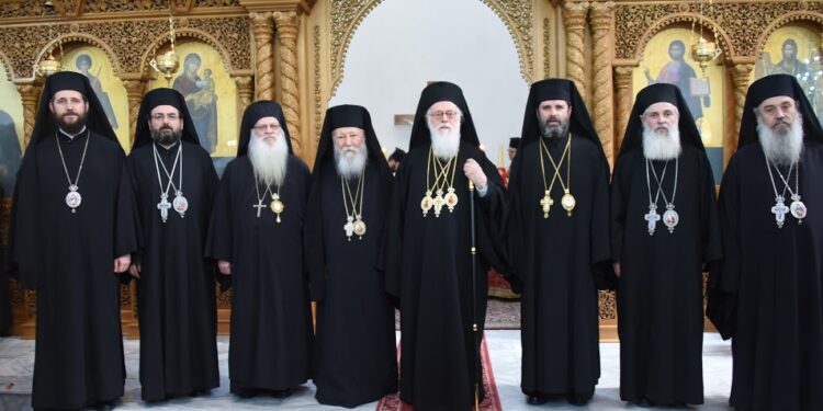 L'arcivescovo Elpidophoros scontenta gli ortodossi albanesi