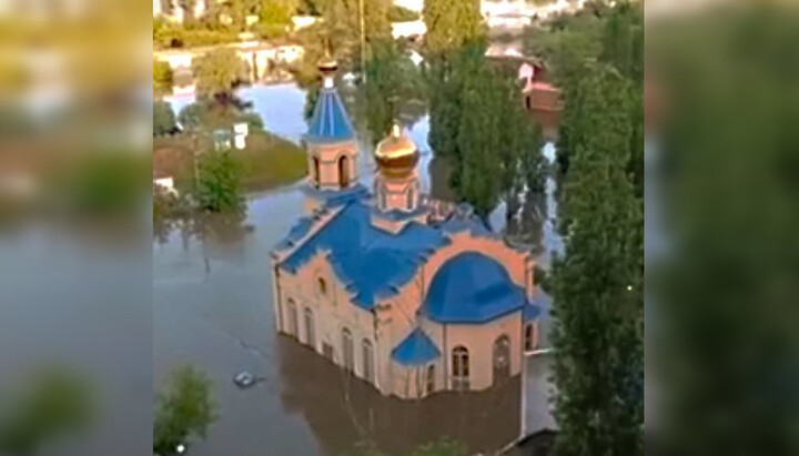 Sette chiese ortodosse allagate a causa dell'esplosione della diga di Kakhovka