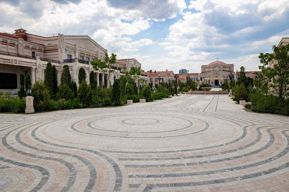 Tre gallerie fotografiche dal nuovo complesso museale della Crimea