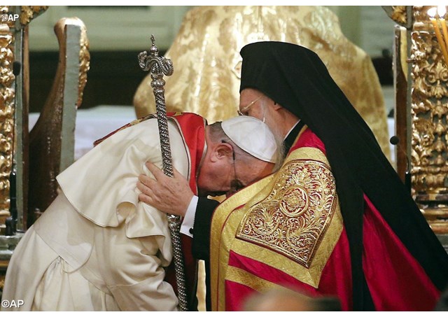 Pasqua "con i cattolici": emozione, coincidenza o preoccupazione?