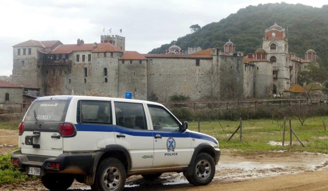La polizia greca sta pianificando di attaccare anche i monasteri russi e stranieri sull'Athos?