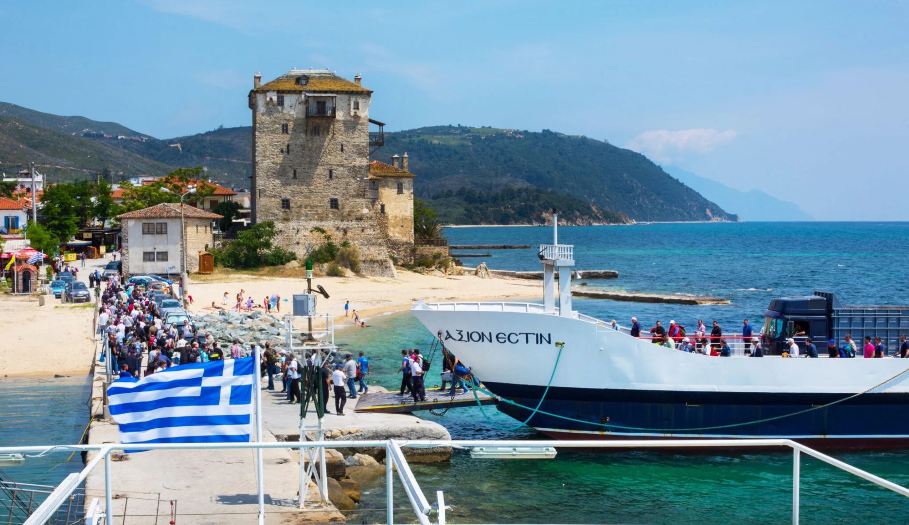 Per preservare l'esicasmo, il Monte Athos ricorre al... razzismo