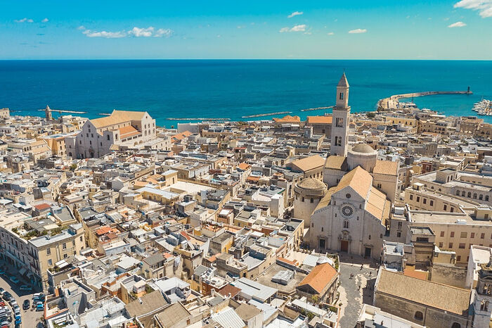 La traslazione delle reliquie di san Nicola a Bari: una storia quasi poliziesca